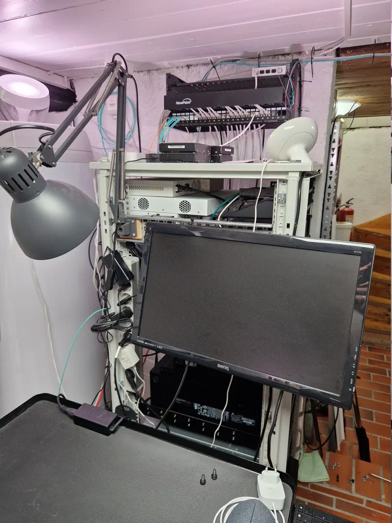 Homelab rack — with work light and monitor