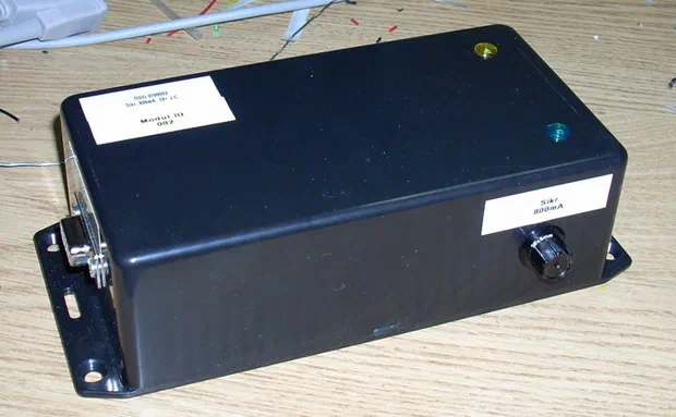 Serial port I/O module with 9 in and outputs — AVR