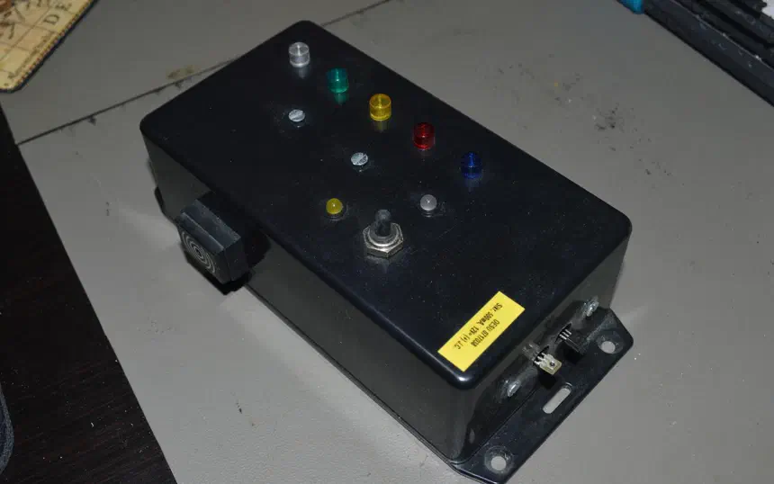 Temperature and light sensor, with LEDs — AVR serial module