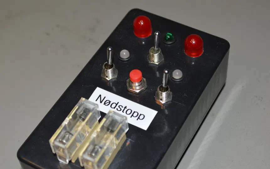 Emergency power off controller — controlled by 555 timers