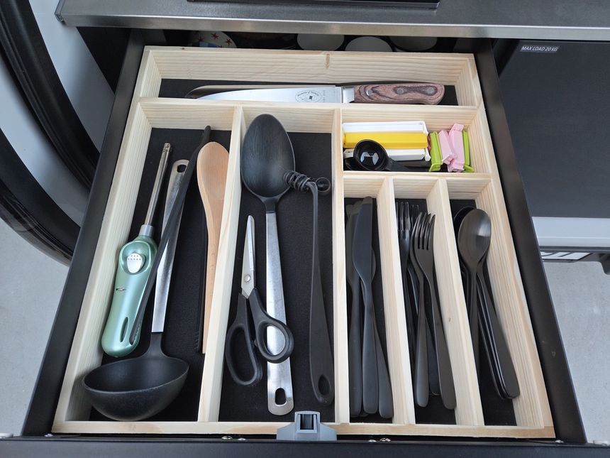 Making a drawer divider for the Hero Camper kitchen