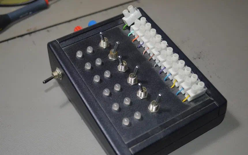 Simple IO tester with 6 channels