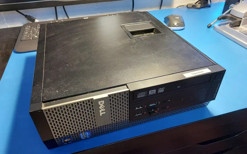 Replacing the OptiPlex 9010 SFF CMOS battery