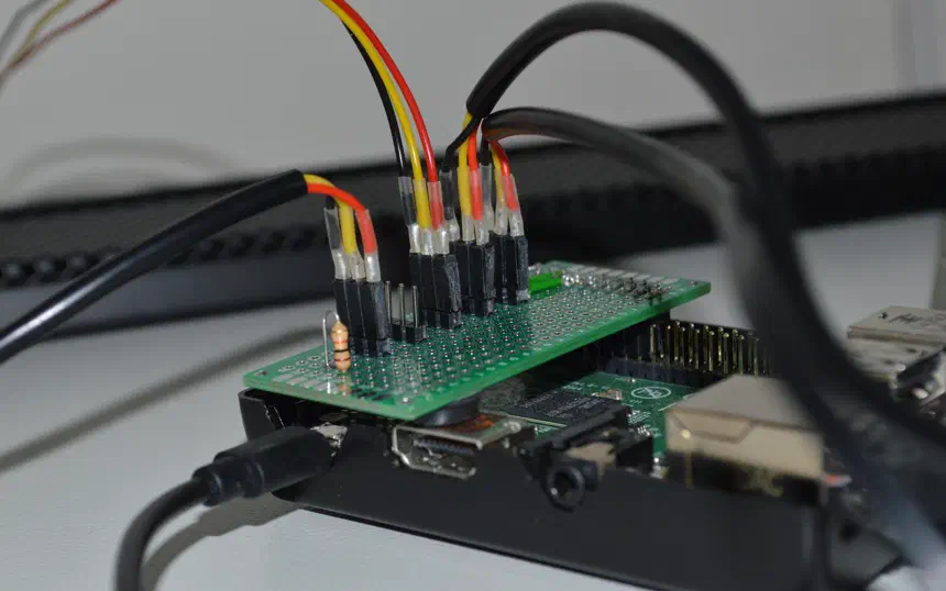 Raspberry Pi with DS18B20 temperature sensors