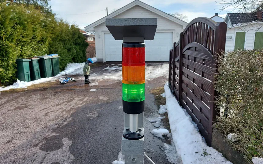 Kids traffic light, with Raspberry Pi Zero W