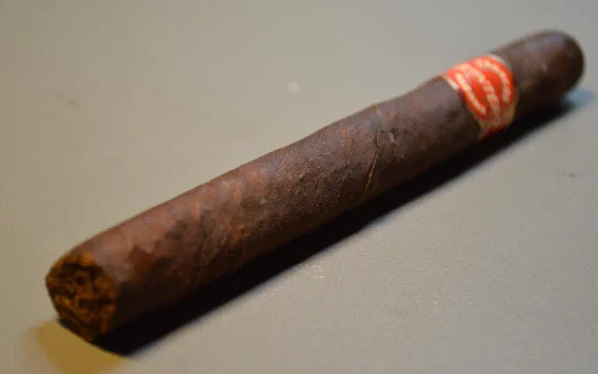 Seasoning a humidor