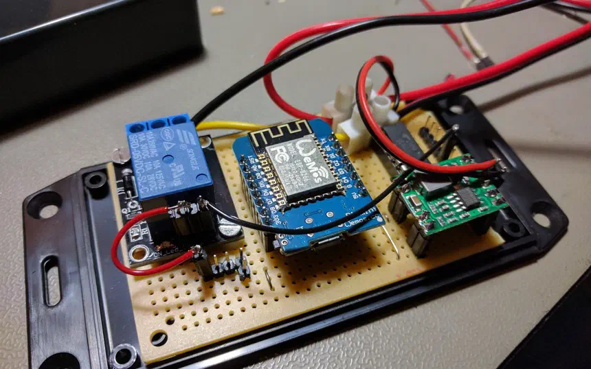 Making a WiFi MQTT controlled relay for Home Assistant
